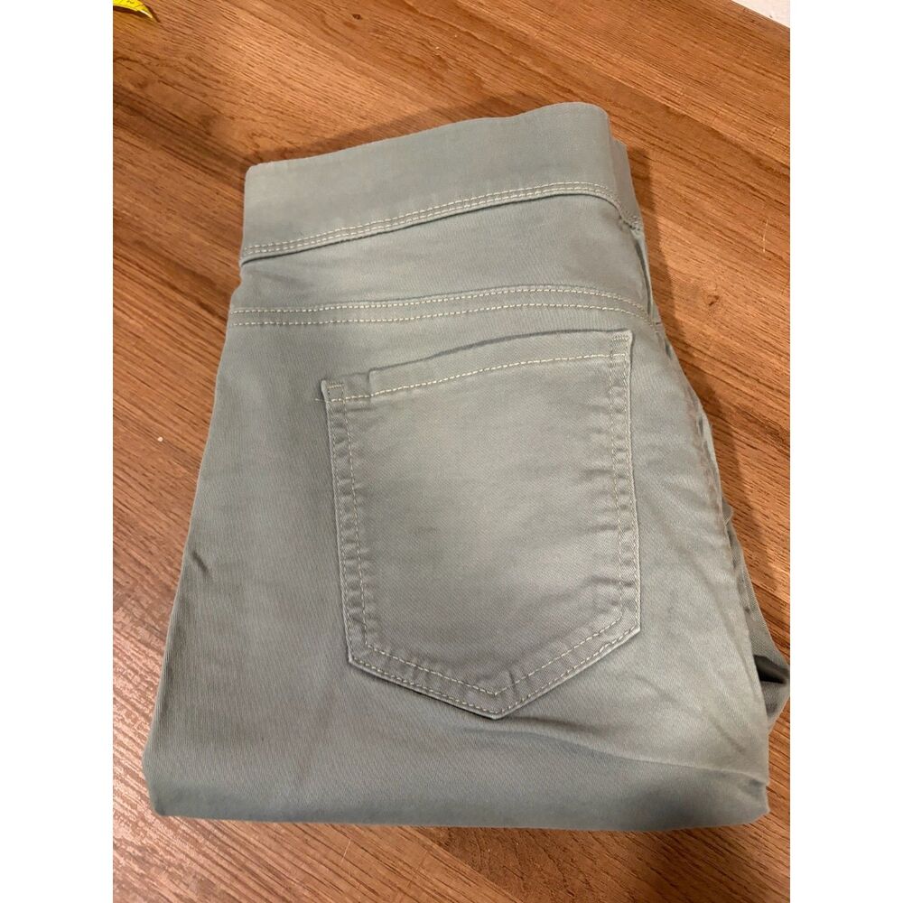 Gloria Vanderbilt Women’s Crop Length Mid-Rise Pull-On Pants Green, Size 8 EUC - Picture 6 of 7
